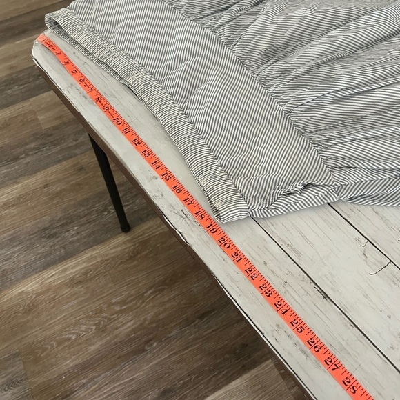 Gap XL Cotton Striped Skirts blue and white stretch pull on - Picture 8 of 8